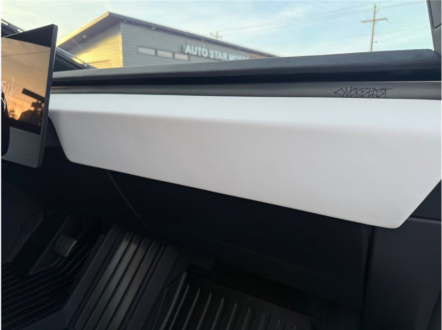 Used 2024 Tesla Cybertruck Cyberbeast image 35