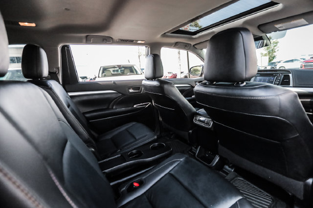 Used 2019 Toyota Highlander XLE AWD/4WD image 60