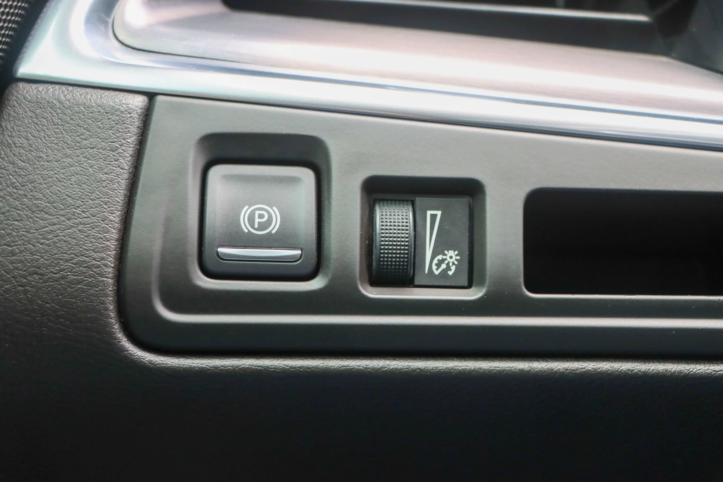 Used 2019 Cadillac XT5 Premium Luxury w/ Driver Assist Package FWD image 31