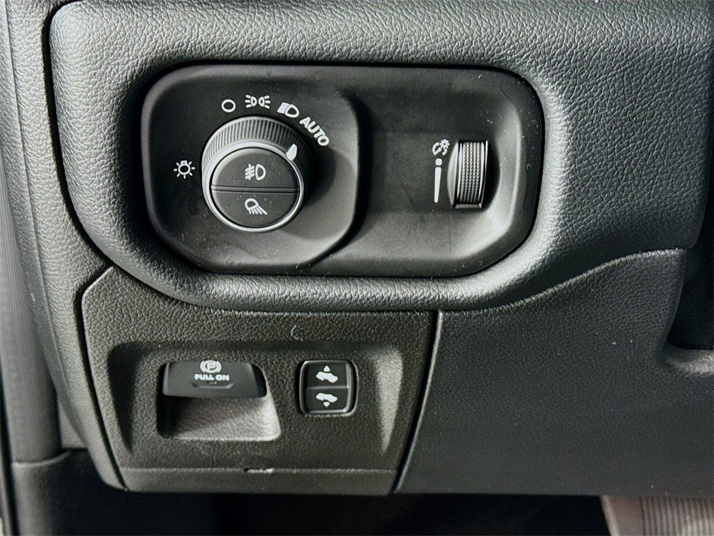 Used 2021 RAM 1500 Big Horn image 11