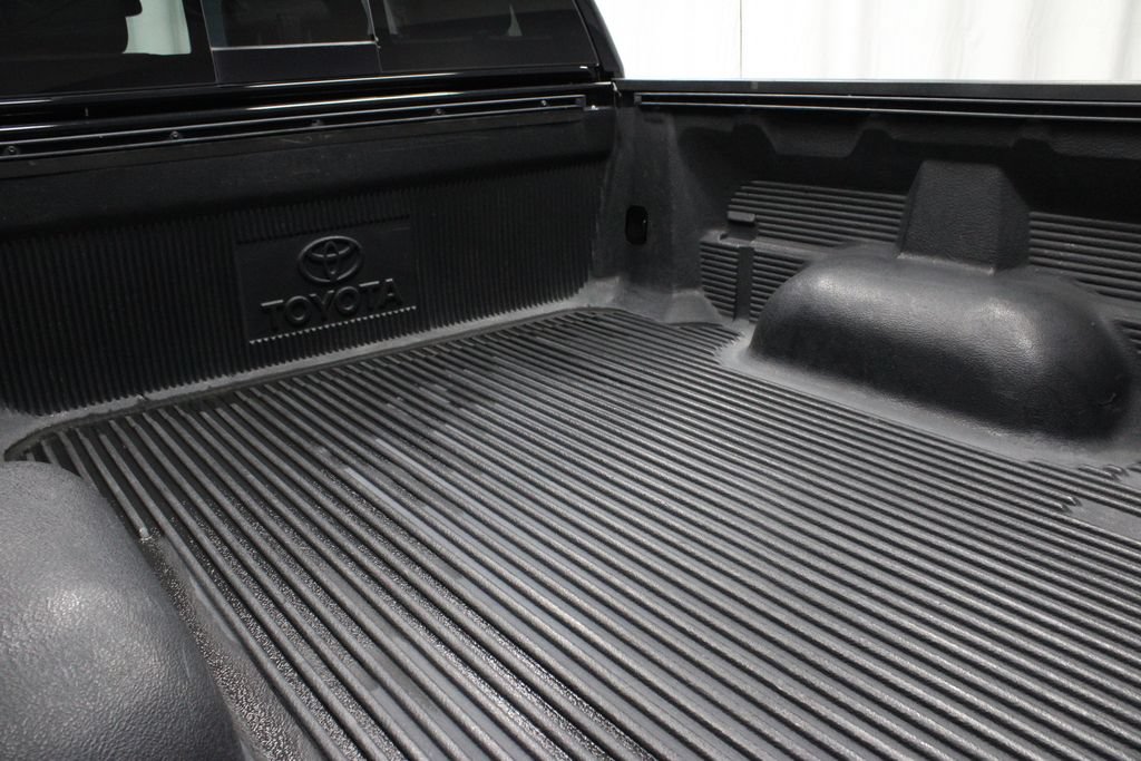 Used 2014 Toyota Tundra Limited AWD/4WD image 18