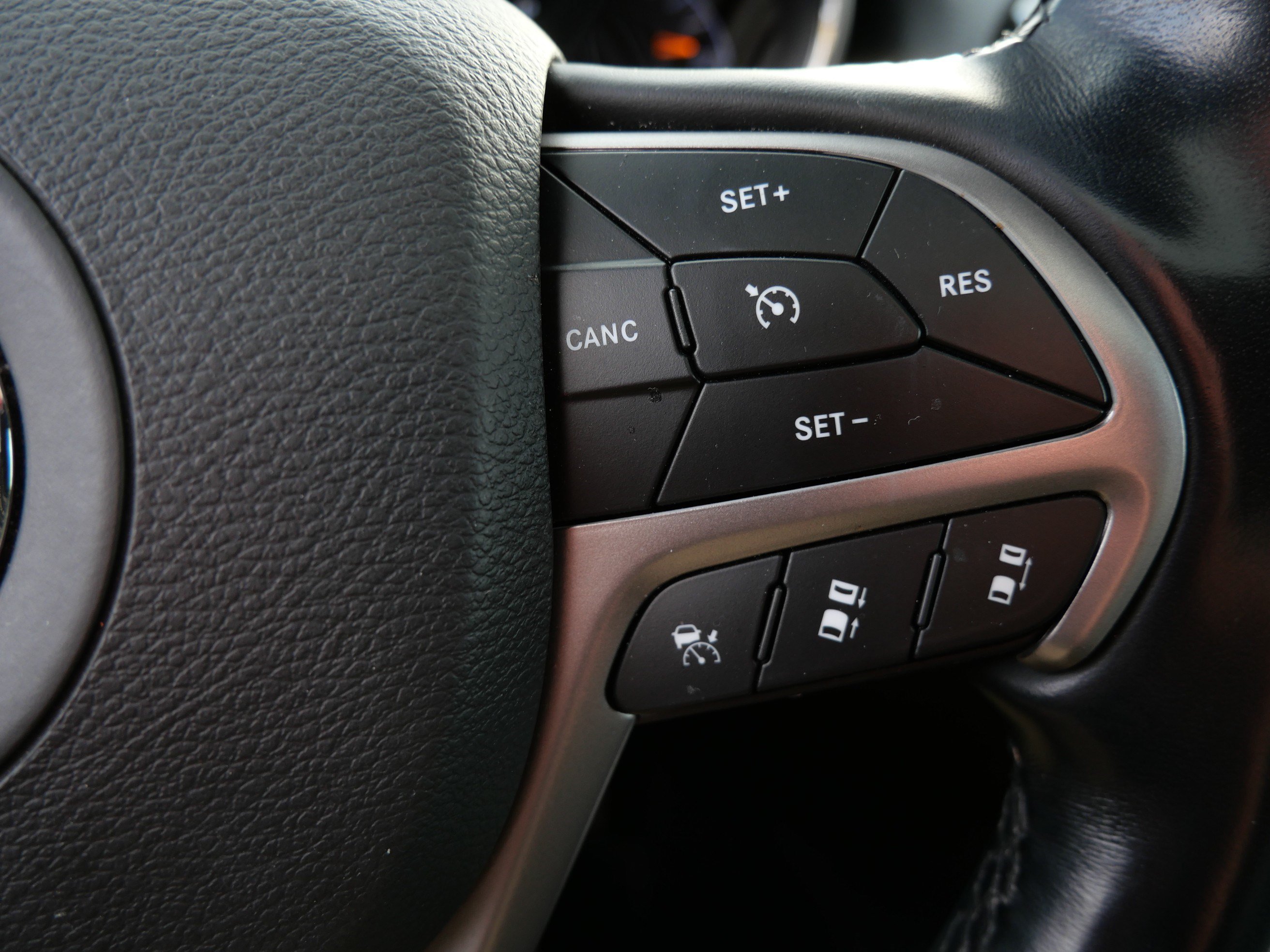 Certified 2021 Jeep Grand Cherokee Limited w/ Quick Order Package 28K 80th AWD/4WD image 26