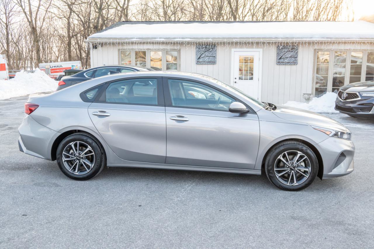 Used 2024 Kia Forte LXS w/ LXS Technology Package image 12