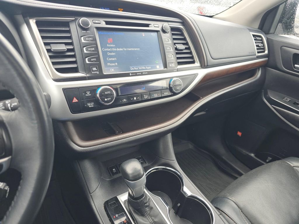 Used 2016 Toyota Highlander Limited AWD/4WD image 25