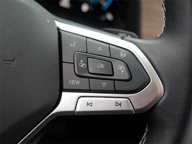 Certified 2025 Volkswagen Atlas SE image 28