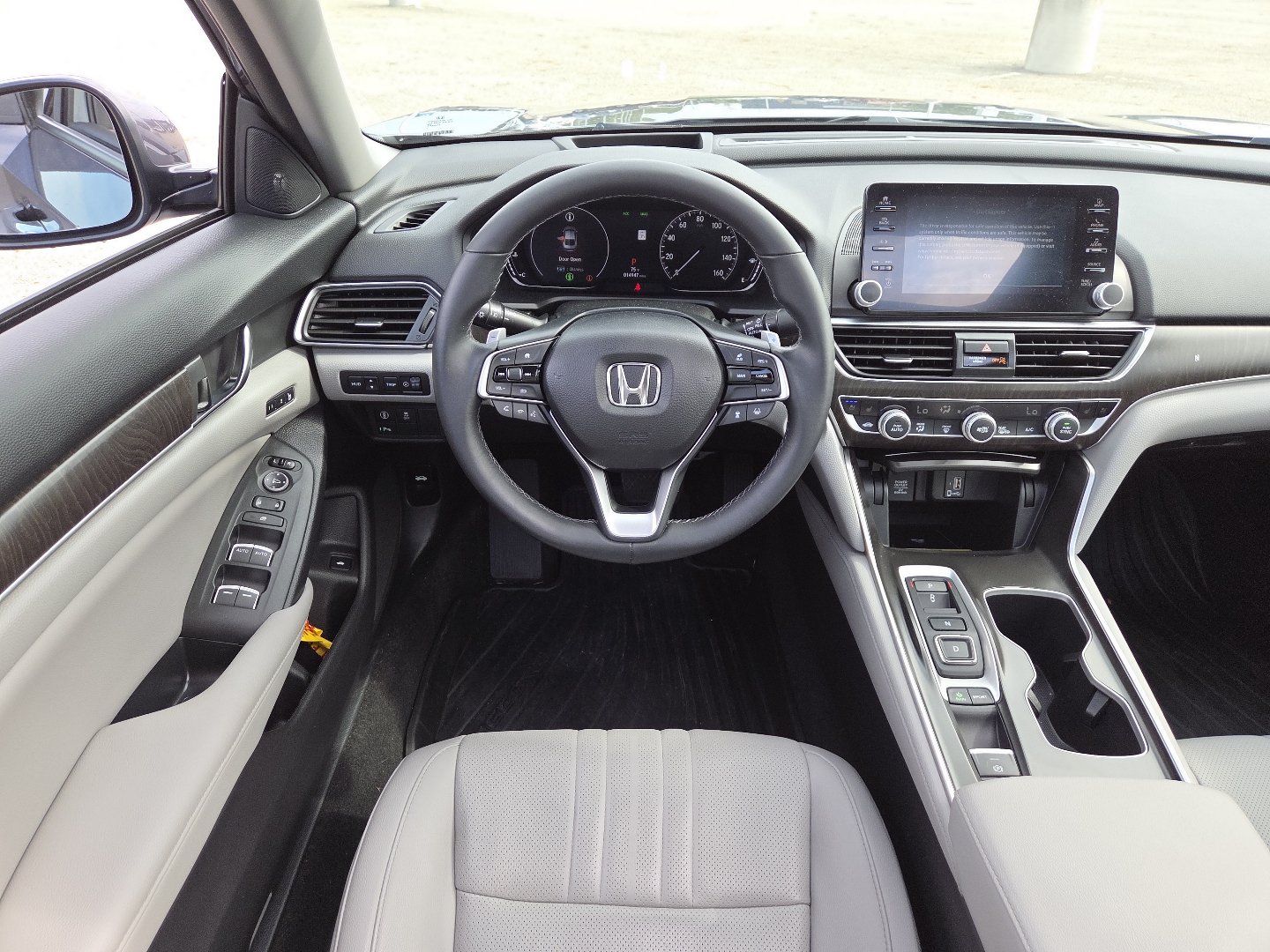 Used 2018 Honda Accord Touring image 25