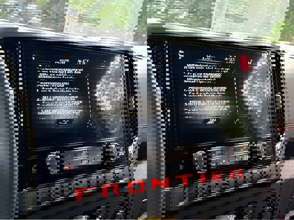 New 2025 Nissan Frontier PRO-4X w/ Black Accent Package image 6