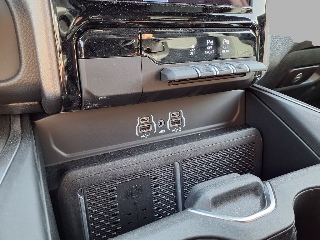 New 2026 RAM 1500 Big Horn AWD/4WD image 9