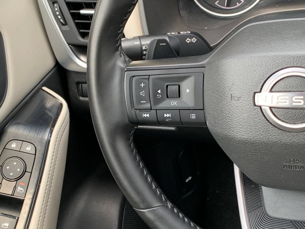 Used 2025 Nissan Rogue SV AWD/4WD image 13