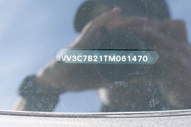 New 2026 Volkswagen Taos SE image 10