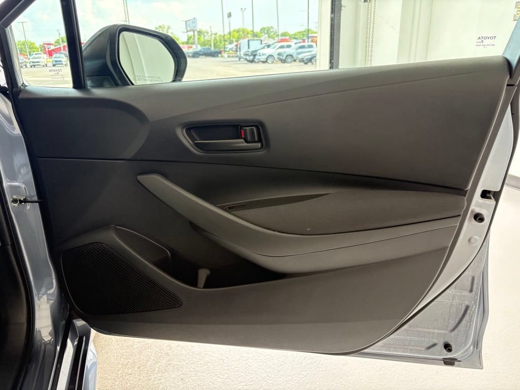 Used 2024 Toyota Corolla LE FWD image 31