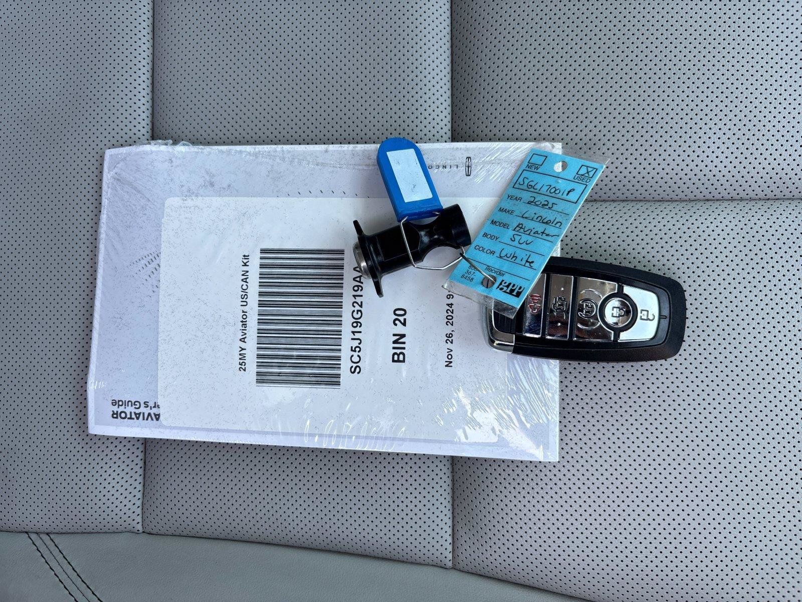 Used 2025 Lincoln Aviator 2WD image 43