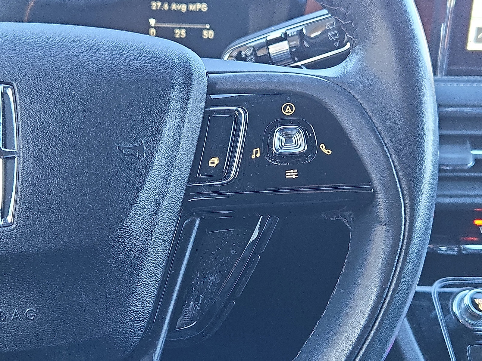 Used 2022 Lincoln Corsair Reserve w/ Luxury Package image 24