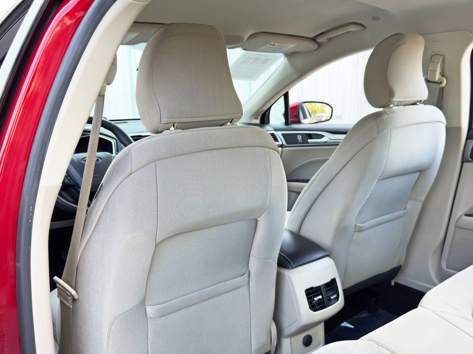Used 2019 Ford Fusion SE image 31