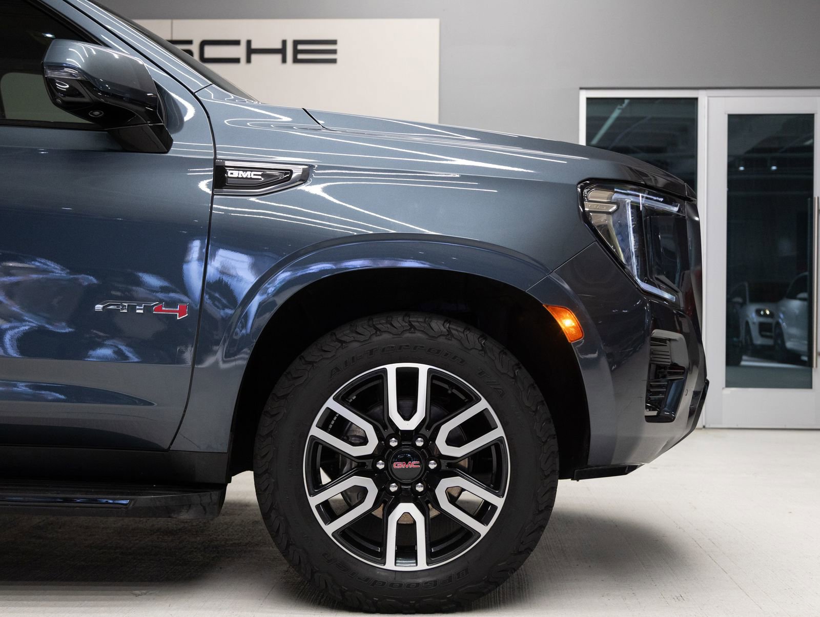 Used 2021 GMC Yukon AT4 w/ Rear Media and Nav Package AWD/4WD image 11