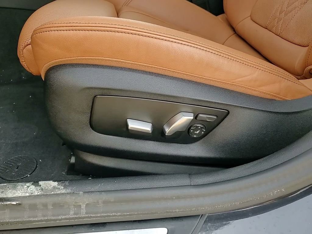 Used 2023 BMW 530e xDrive w/ Convenience Package image 26