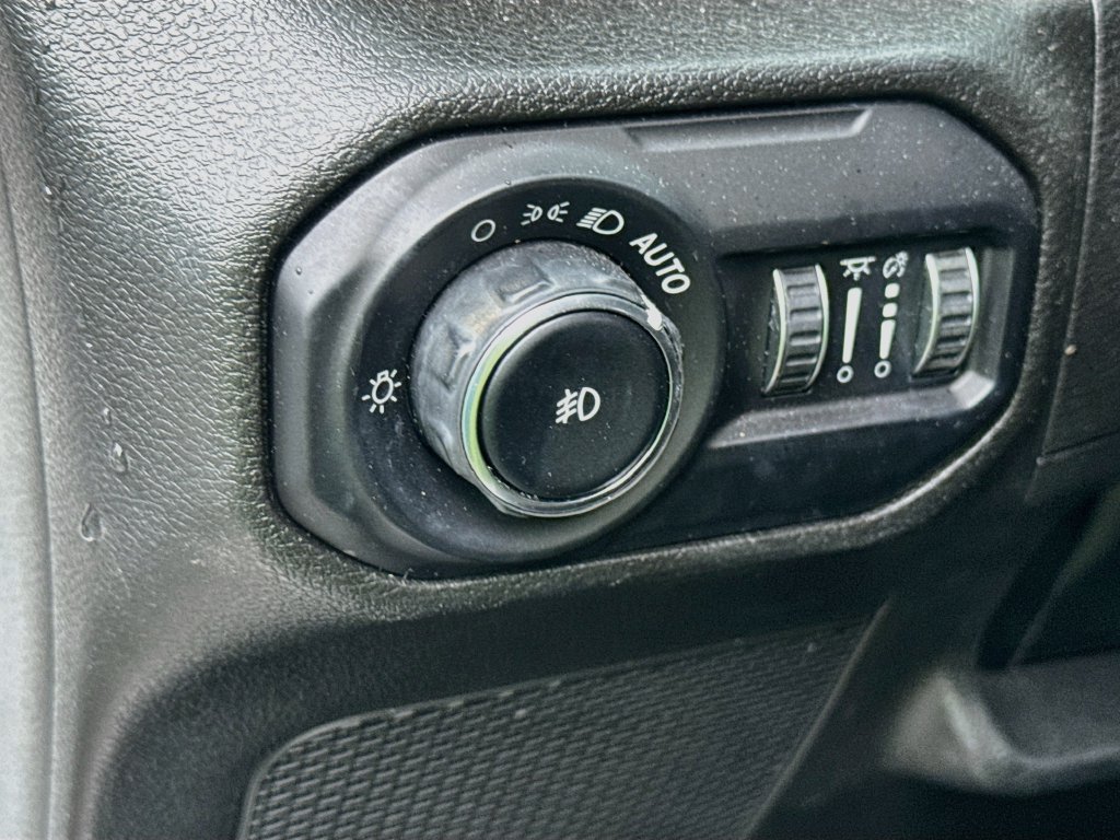 Certified 2022 Jeep Wrangler Unlimited Sport AWD/4WD image 11