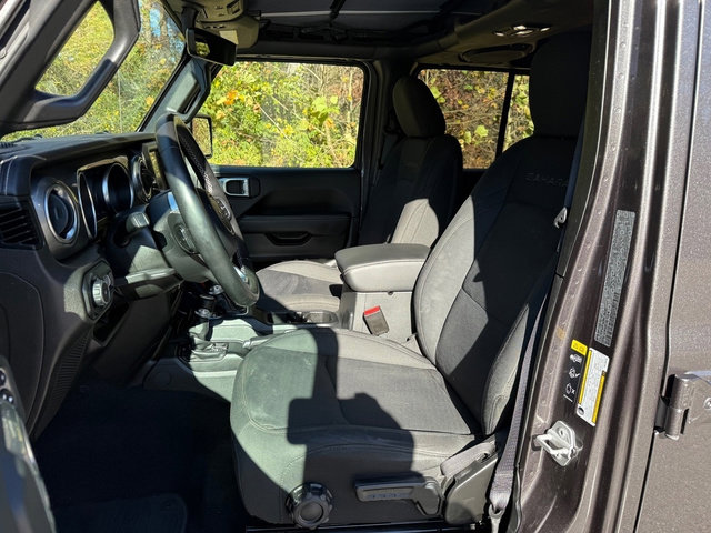 Used 2022 Jeep Wrangler Unlimited Sahara w/ Cold Weather Group image 11