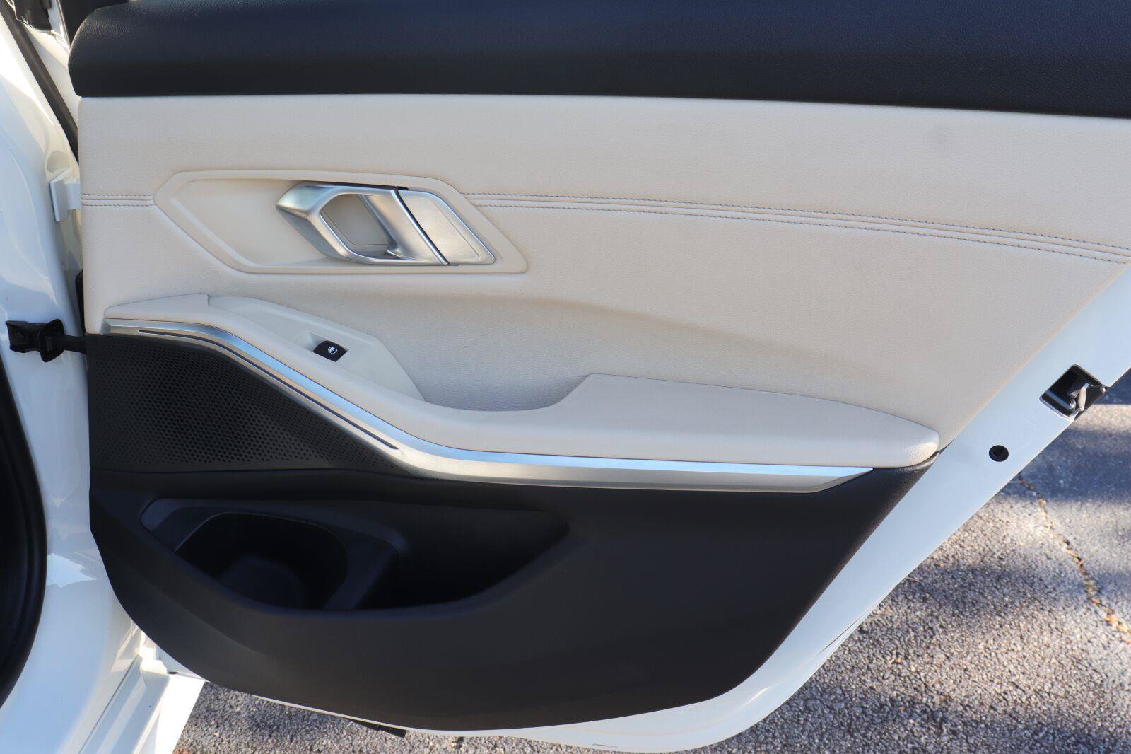 Used 2019 BMW 330i Sedan w/ Premium Package RWD image 17