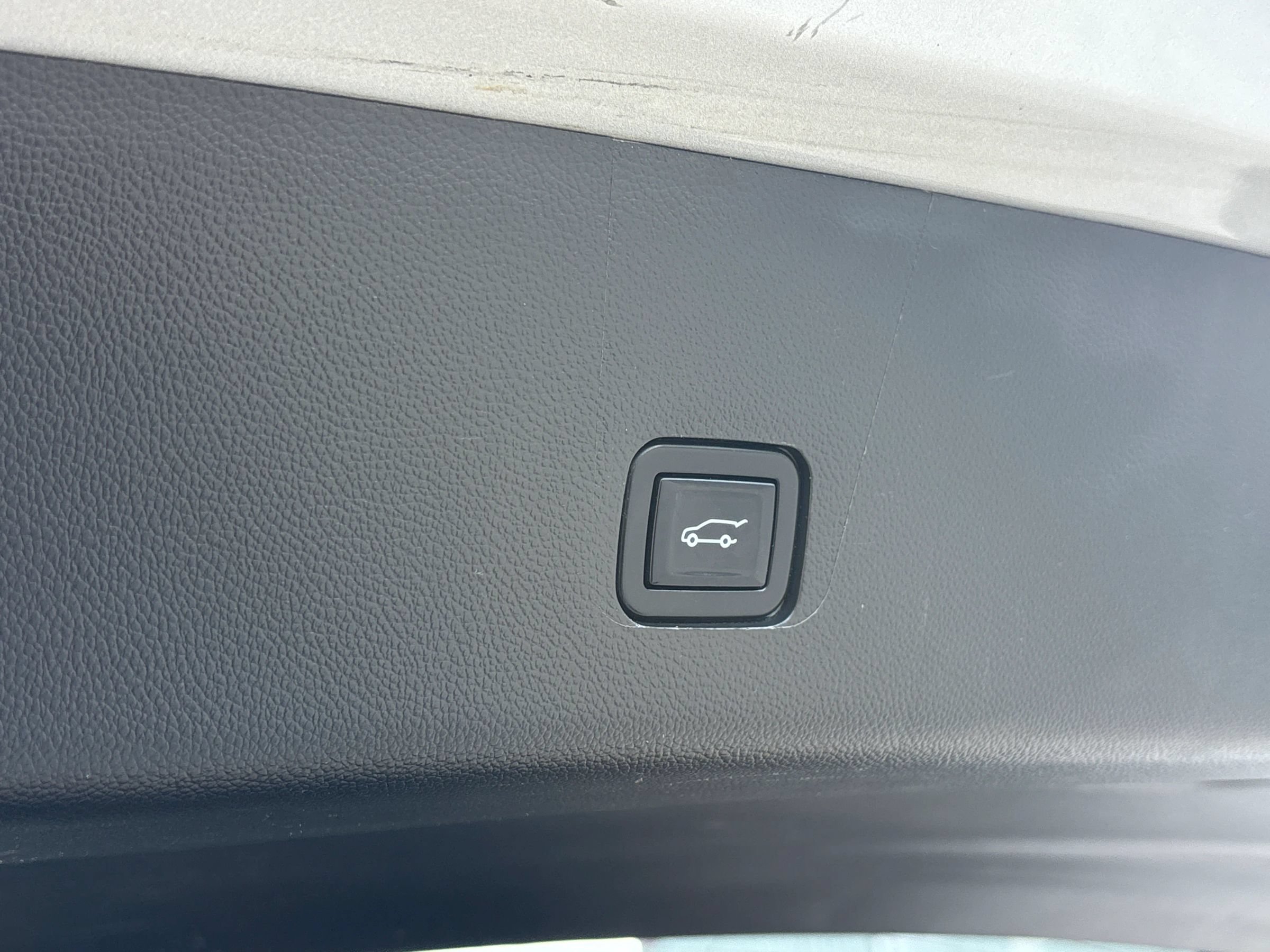 Used 2021 Chevrolet Traverse LT AWD/4WD image 35
