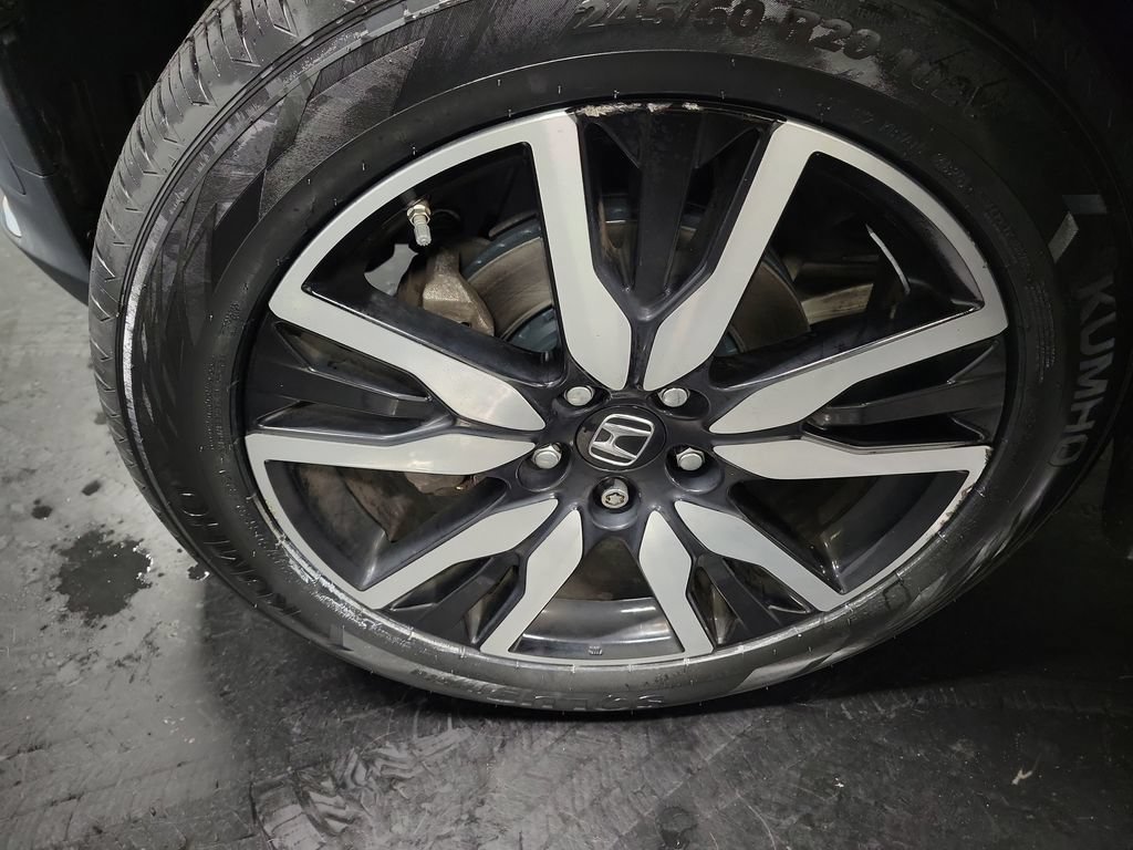 Used 2019 Honda Pilot Touring image 13