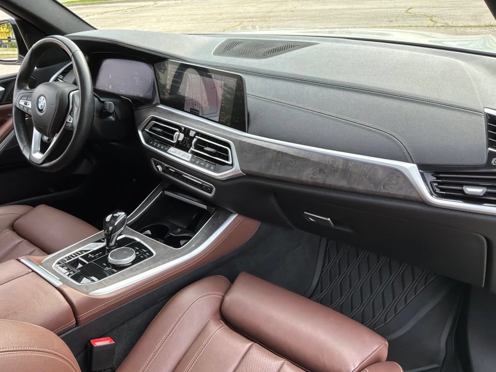 Used 2021 BMW X5 xDrive40i w/ Parking Assistance Package AWD/4WD image 43