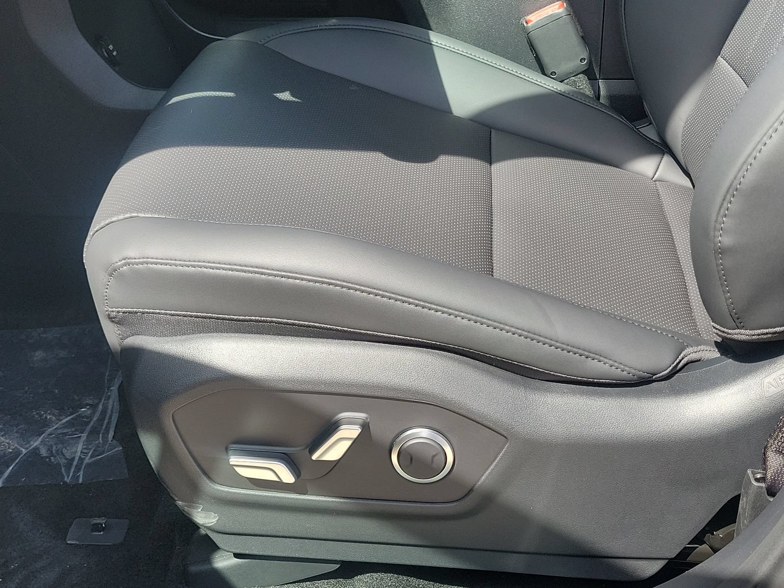 New 2026 Hyundai Santa Fe SEL FWD image 16