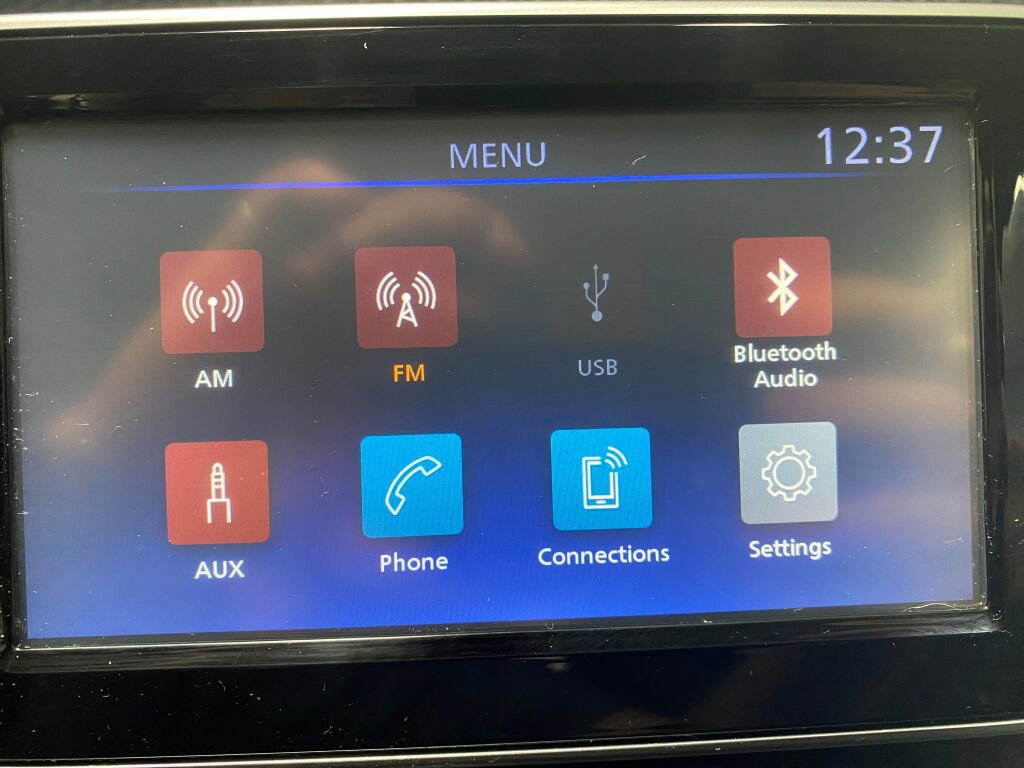 Used 2022 Nissan Kicks S image 10