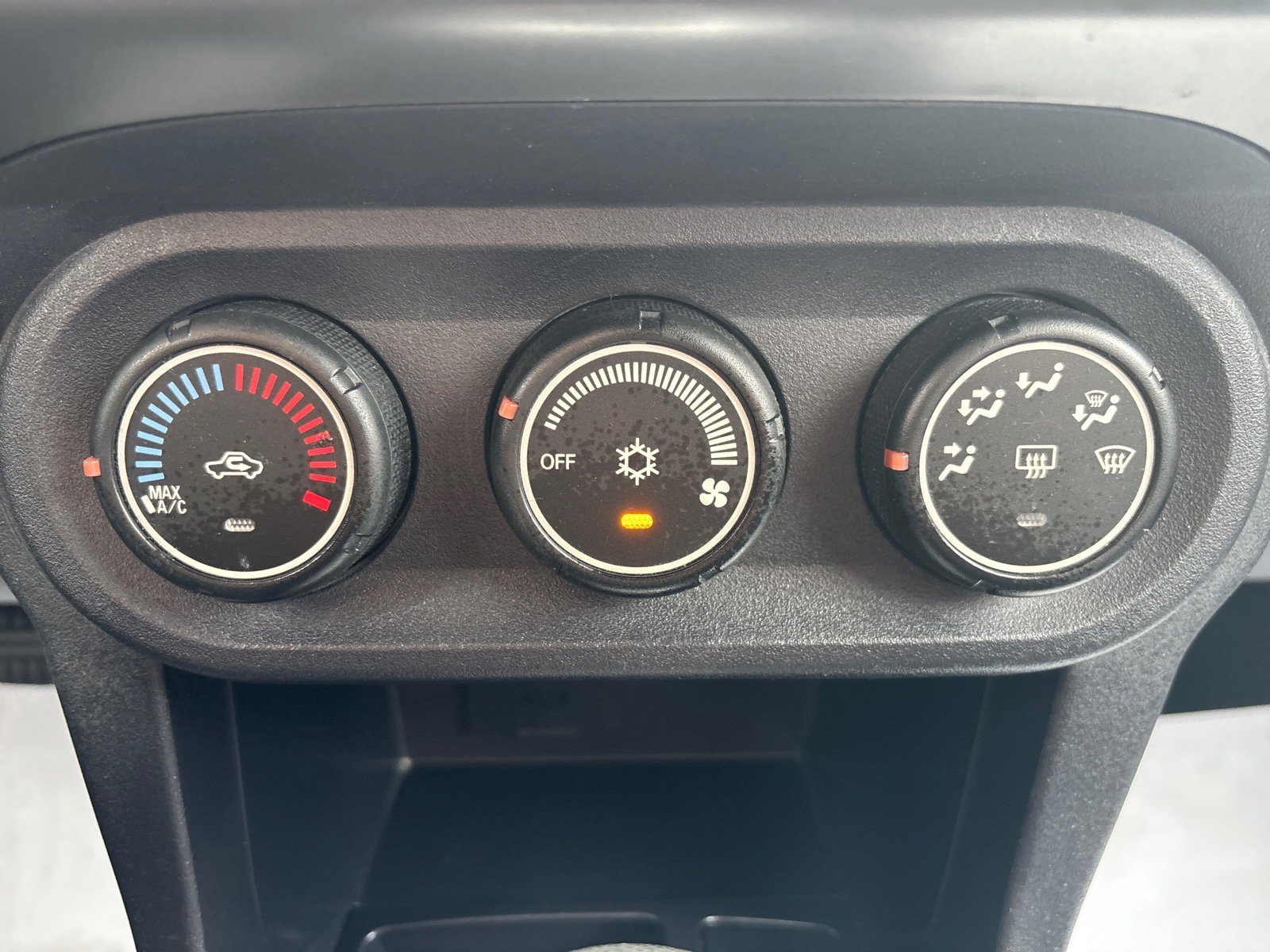 Used 2015 Mitsubishi Lancer ES FWD image 29