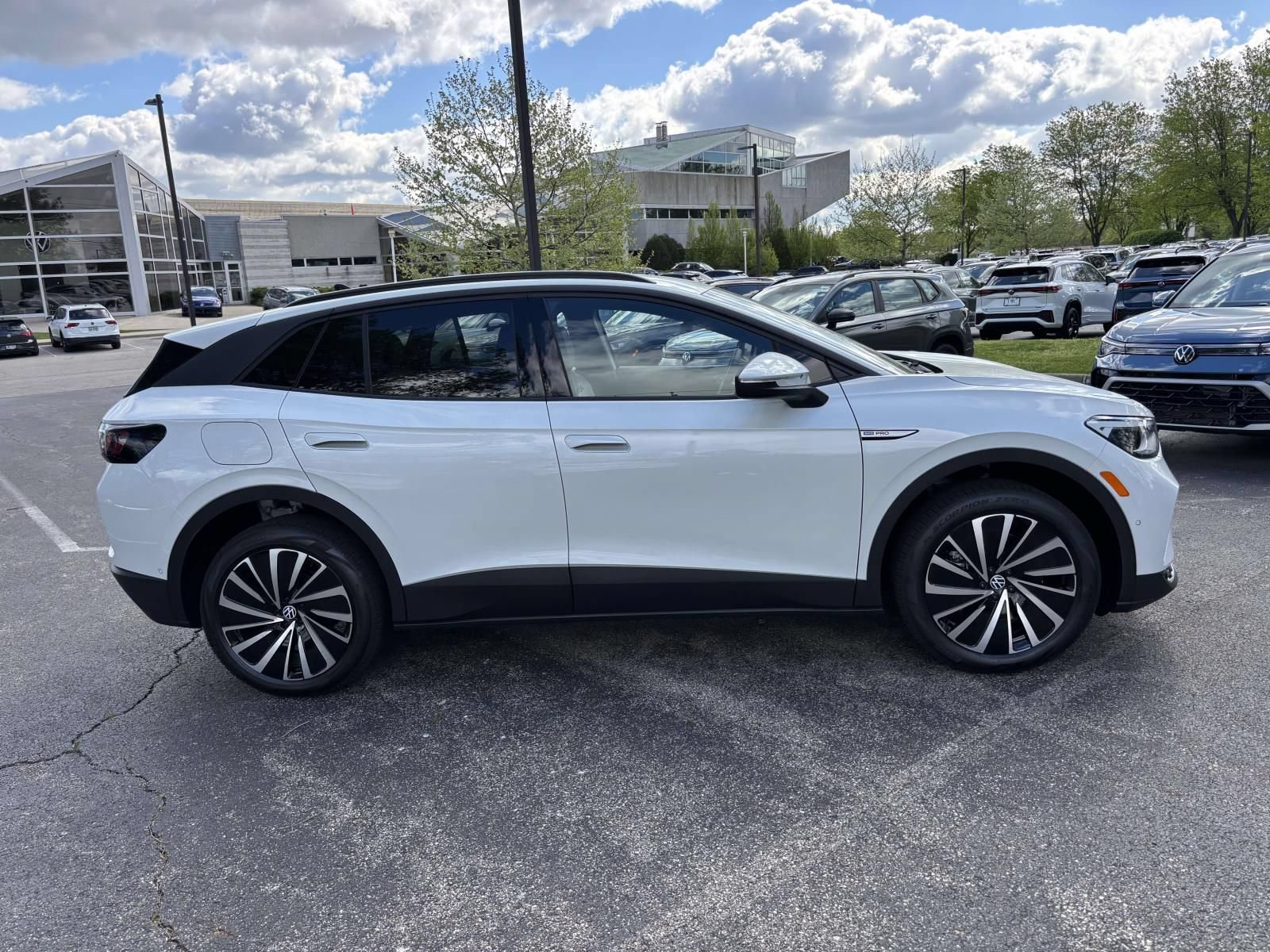 New 2026 Volkswagen ID.4 Pro AWD/4WD image 4