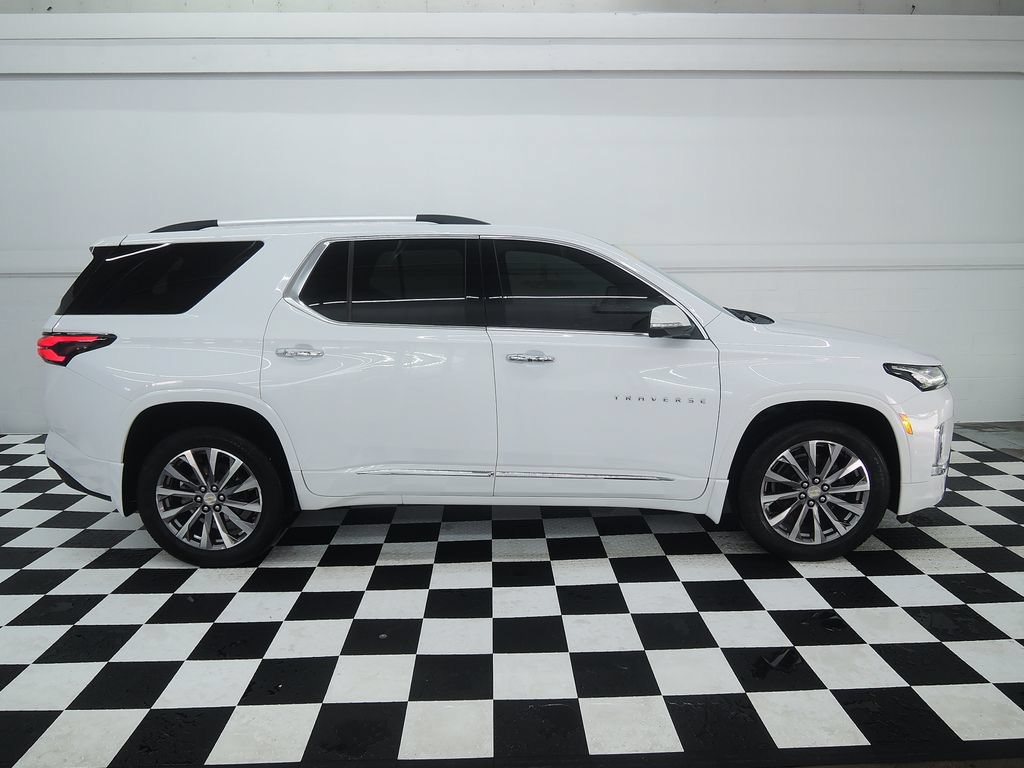 Used 2022 Chevrolet Traverse Premier AWD/4WD image 2