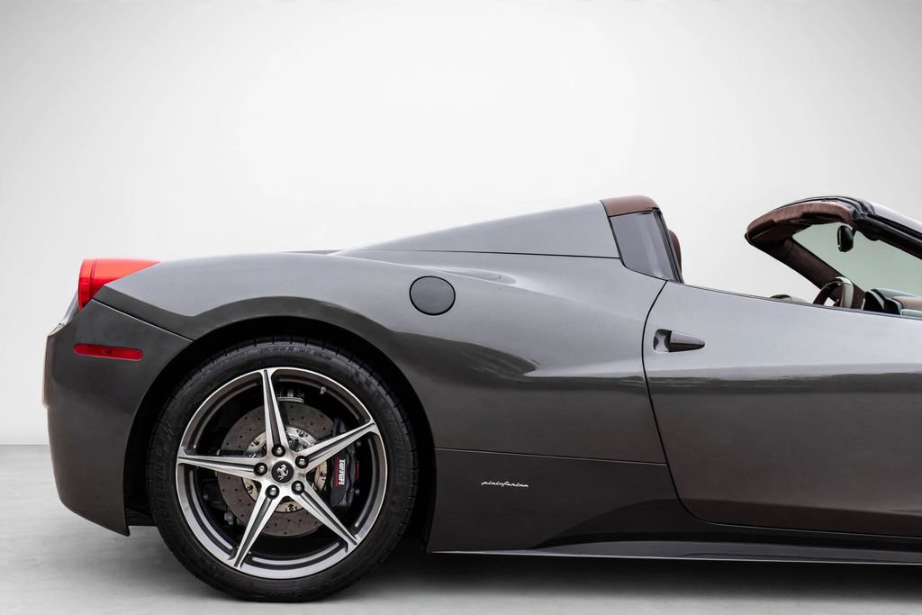 Used 2013 Ferrari 458 Spider RWD image 18