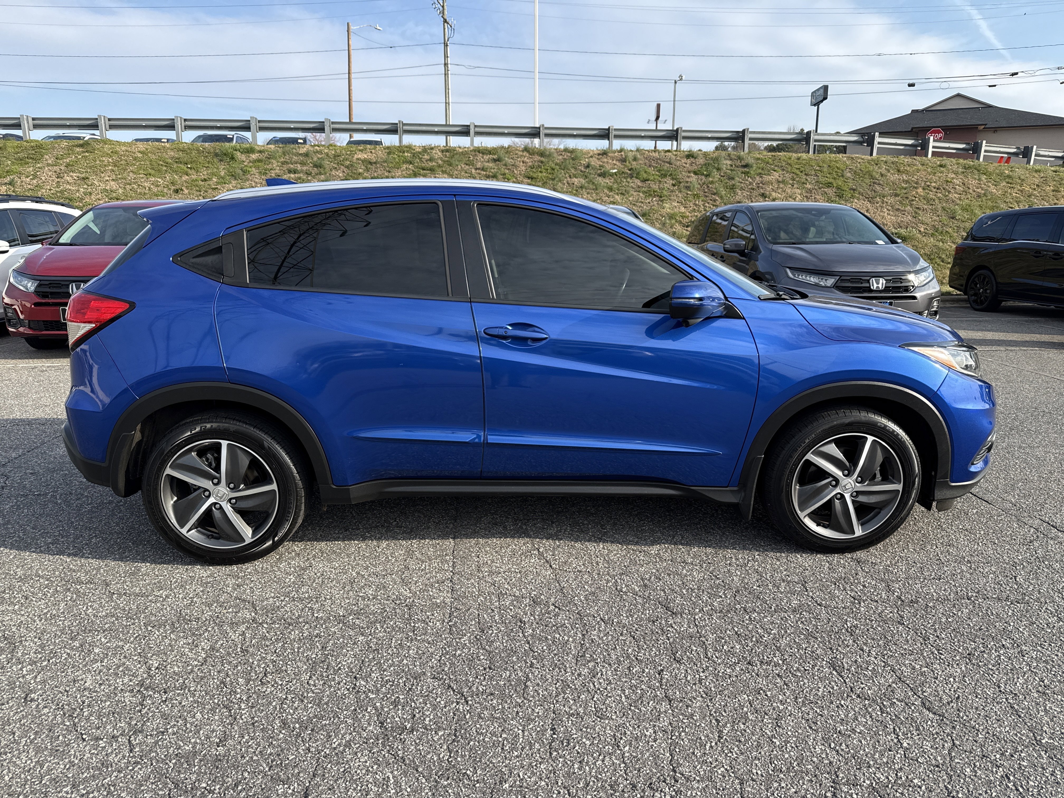 Used 2021 Honda HR-V EX-L image 11