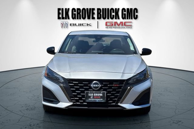 Used 2024 Nissan Altima 2.5 SR FWD image 9