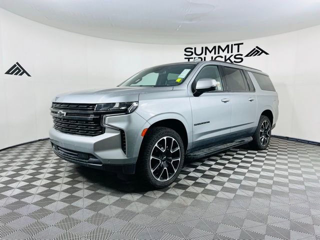 Used 2024 Chevrolet Suburban RST w/ Luxury Package image 2