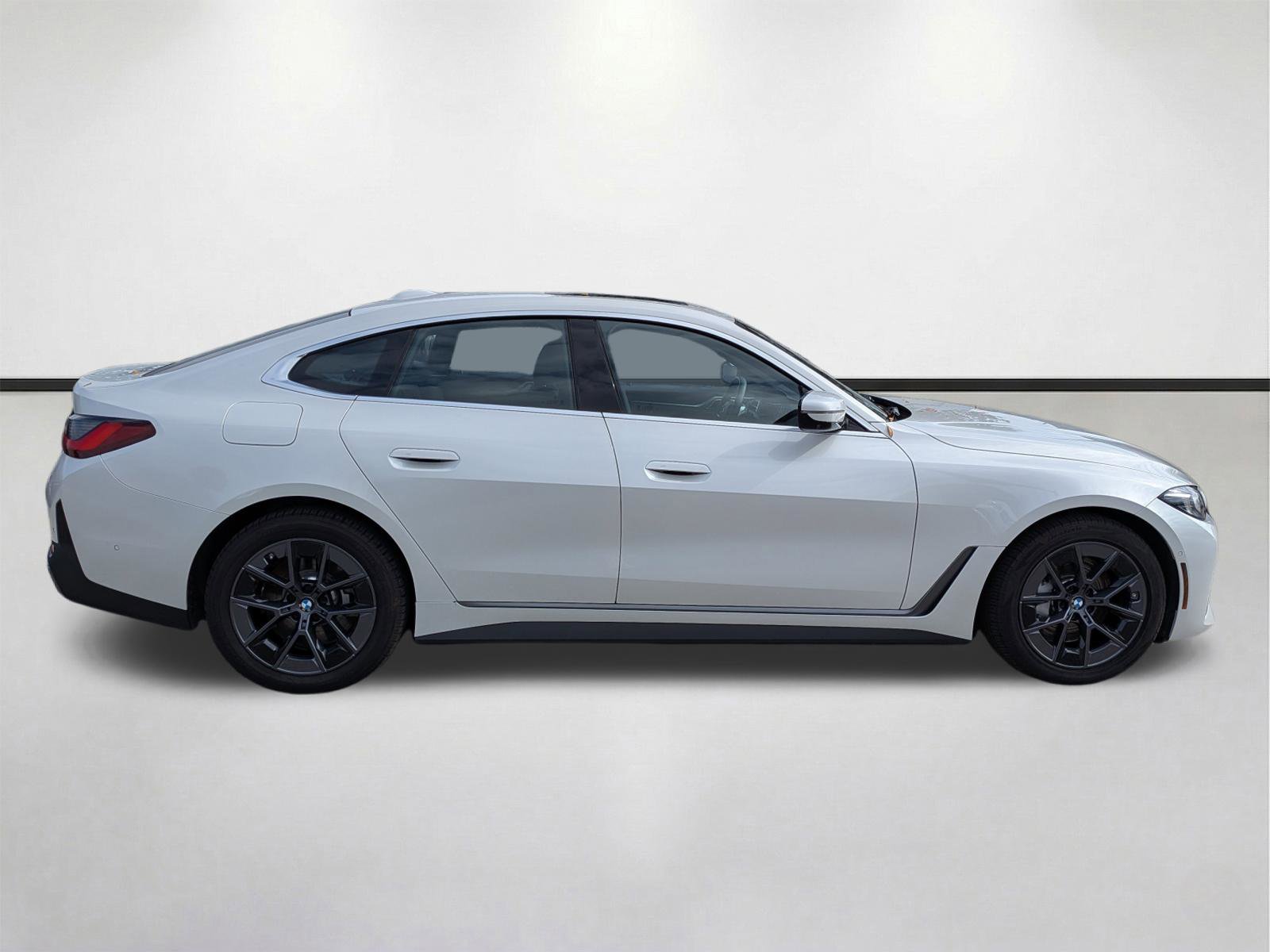 Used 2025 BMW i4 xDrive40i AWD/4WD image 3