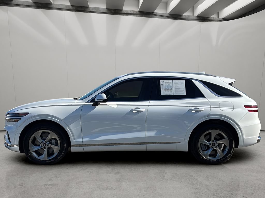Certified 2026 Genesis GV70 2.5T Select AWD/4WD image 2