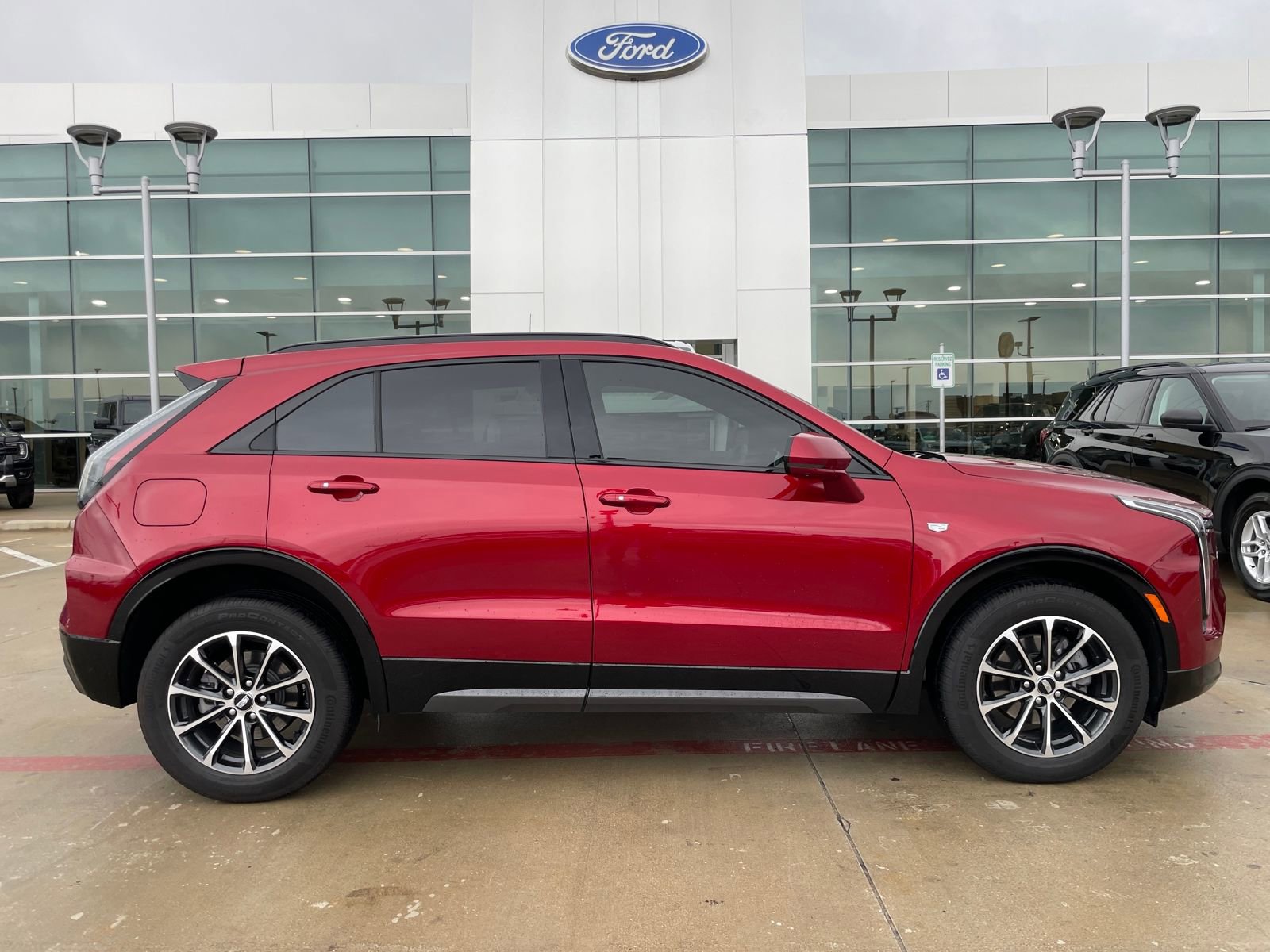 Used 2025 Cadillac XT4 Sport image 6