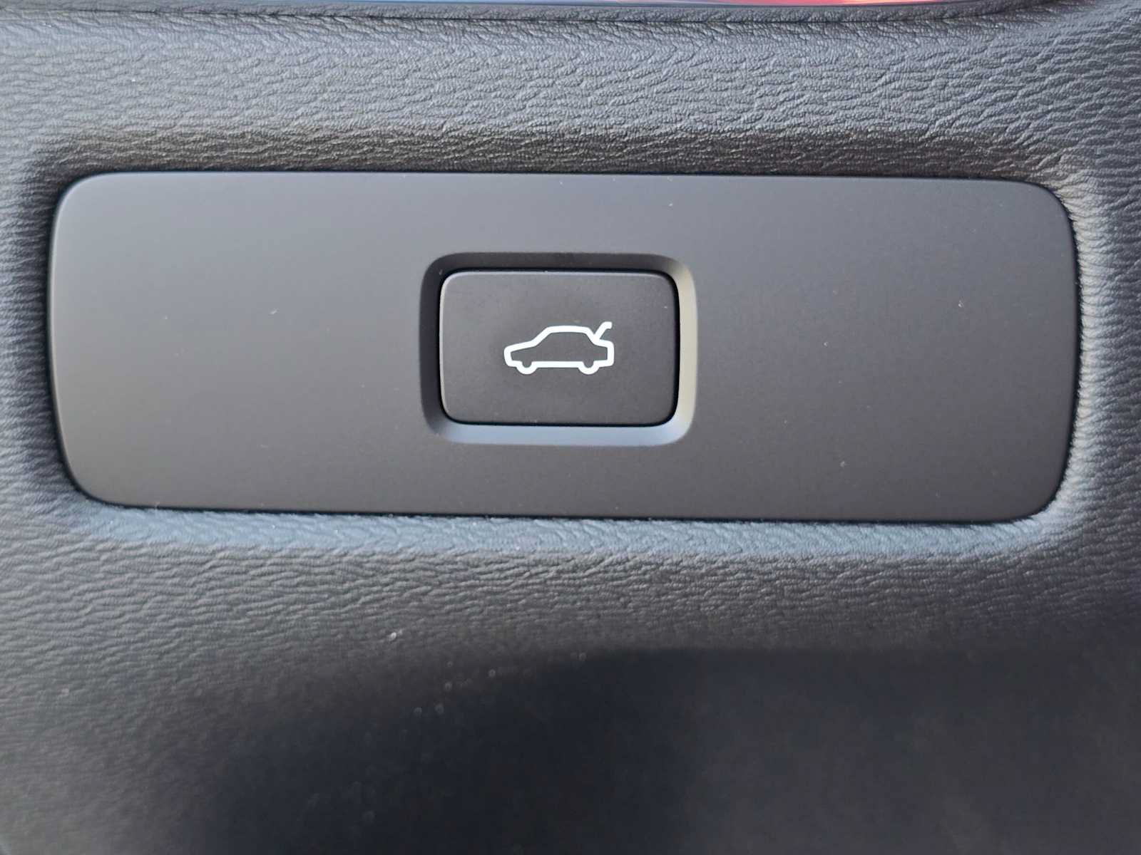 New 2027 Volvo XC60 B5 Ultra AWD/4WD image 33