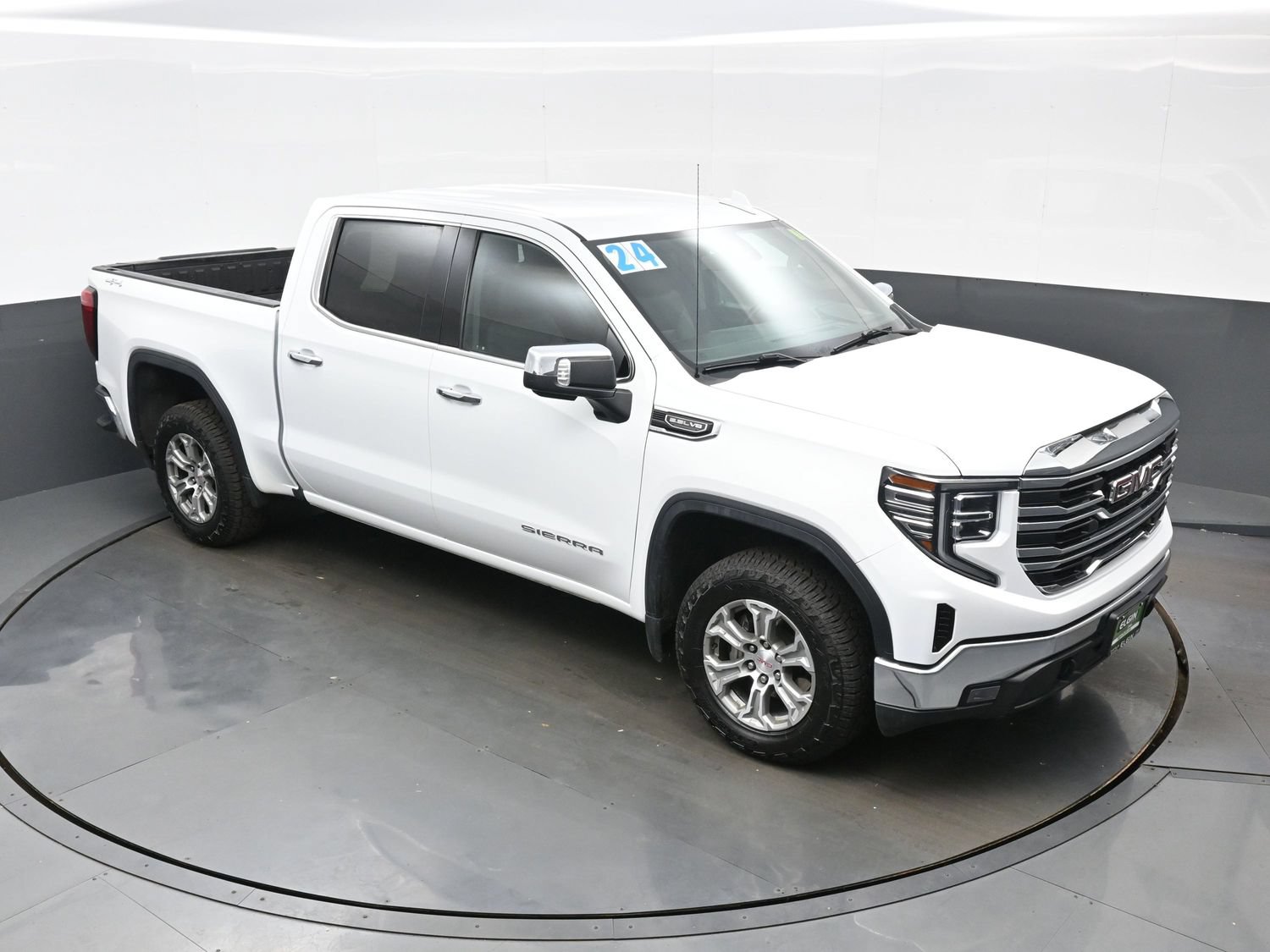 Used 2024 GMC Sierra 1500 SLT AWD/4WD image 41