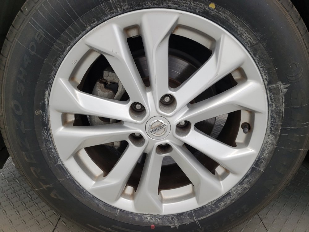 Used 2016 Nissan Rogue SV FWD image 31