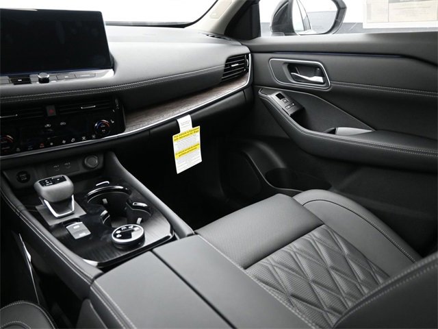 New 2026 Nissan Rogue Platinum w/ Platinum Premium Package image 11