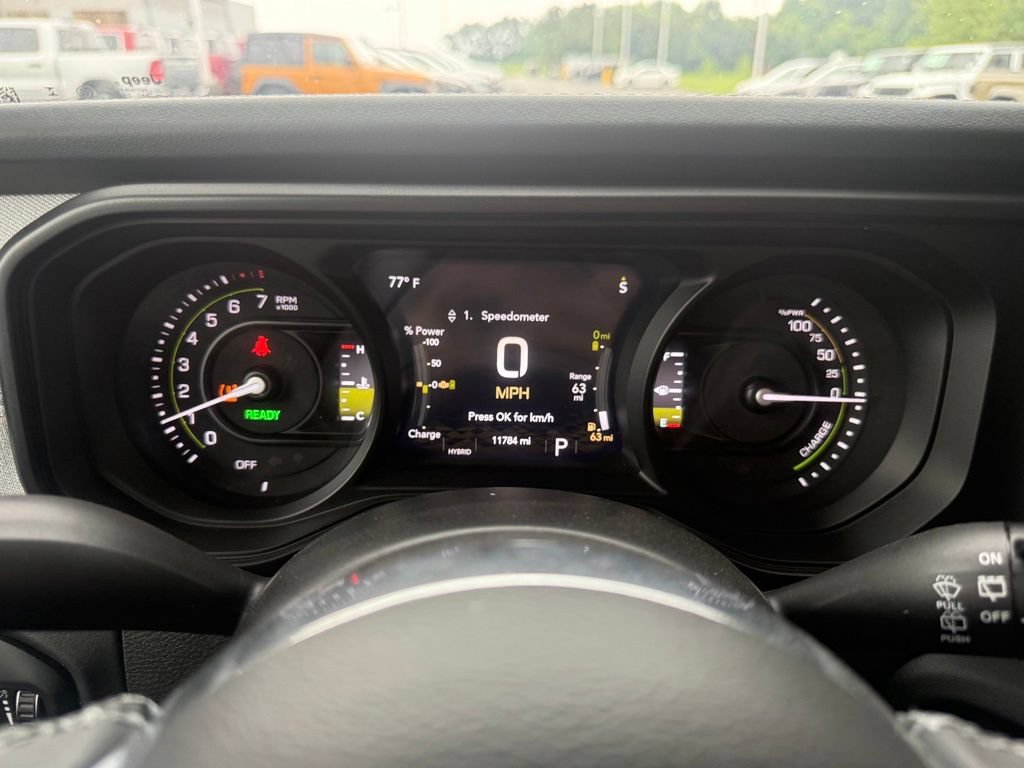 Used 2025 Jeep Wrangler Unlimited Sahara AWD/4WD image 22