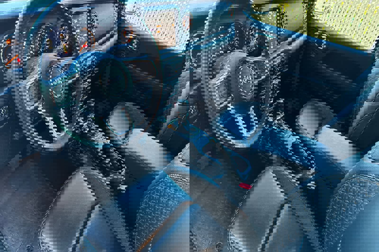 Used 2022 Jeep Wrangler Unlimited Sahara image 9