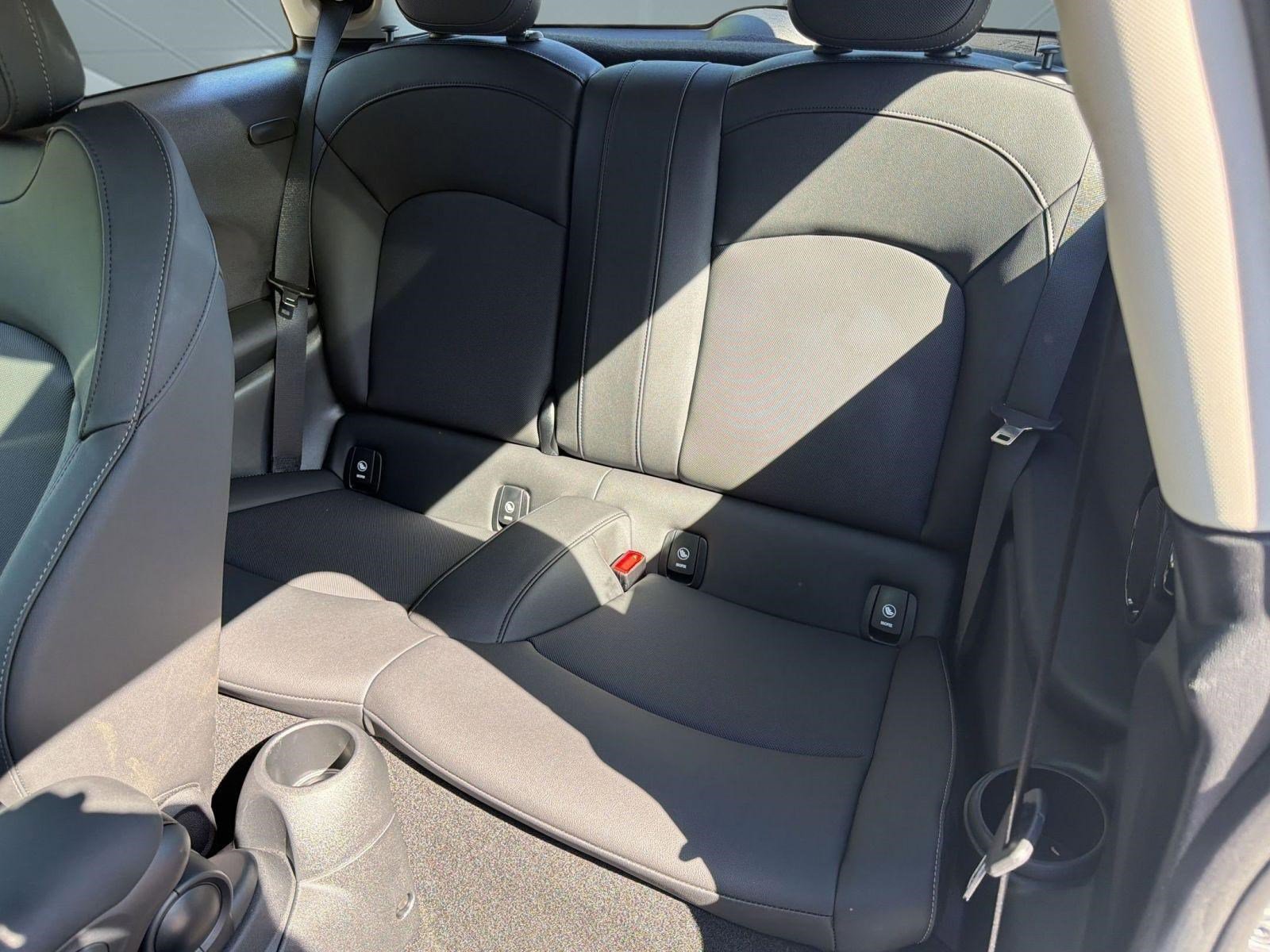 Used 2024 MINI Cooper SE image 24