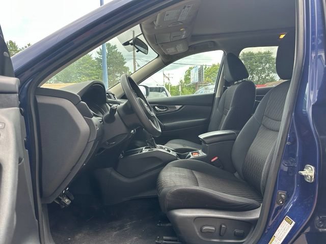 Used 2017 Nissan Rogue SV AWD/4WD image 10