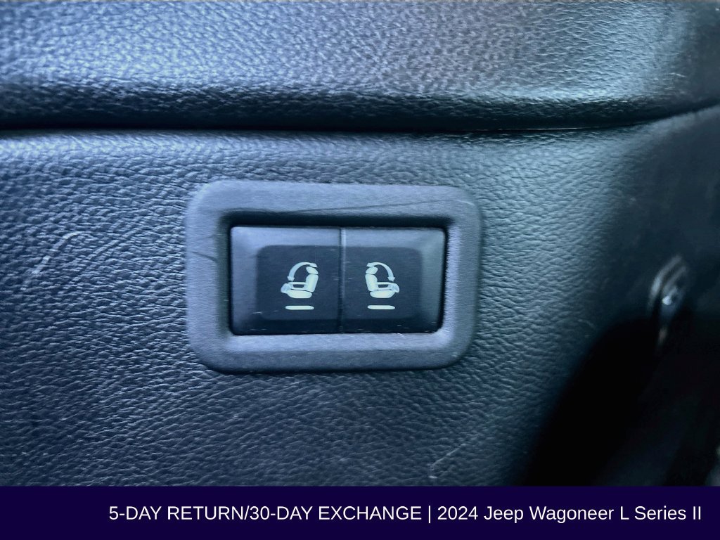 Used 2024 Jeep Wagoneer L Series II AWD/4WD image 47