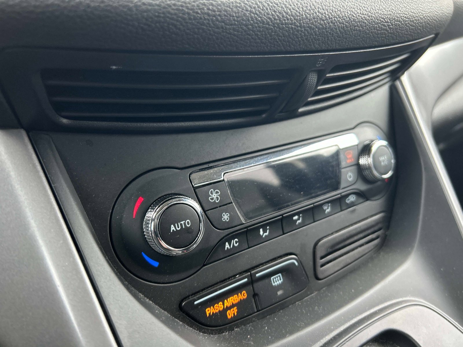 Used 2016 Ford Escape SE w/ SE Leather Comfort Package image 31