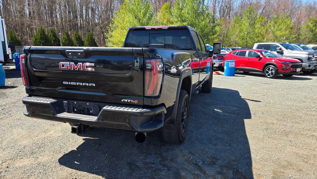 Used 2024 GMC Sierra 3500 AT4 w/ AT4 Preferred Package AWD/4WD image 7