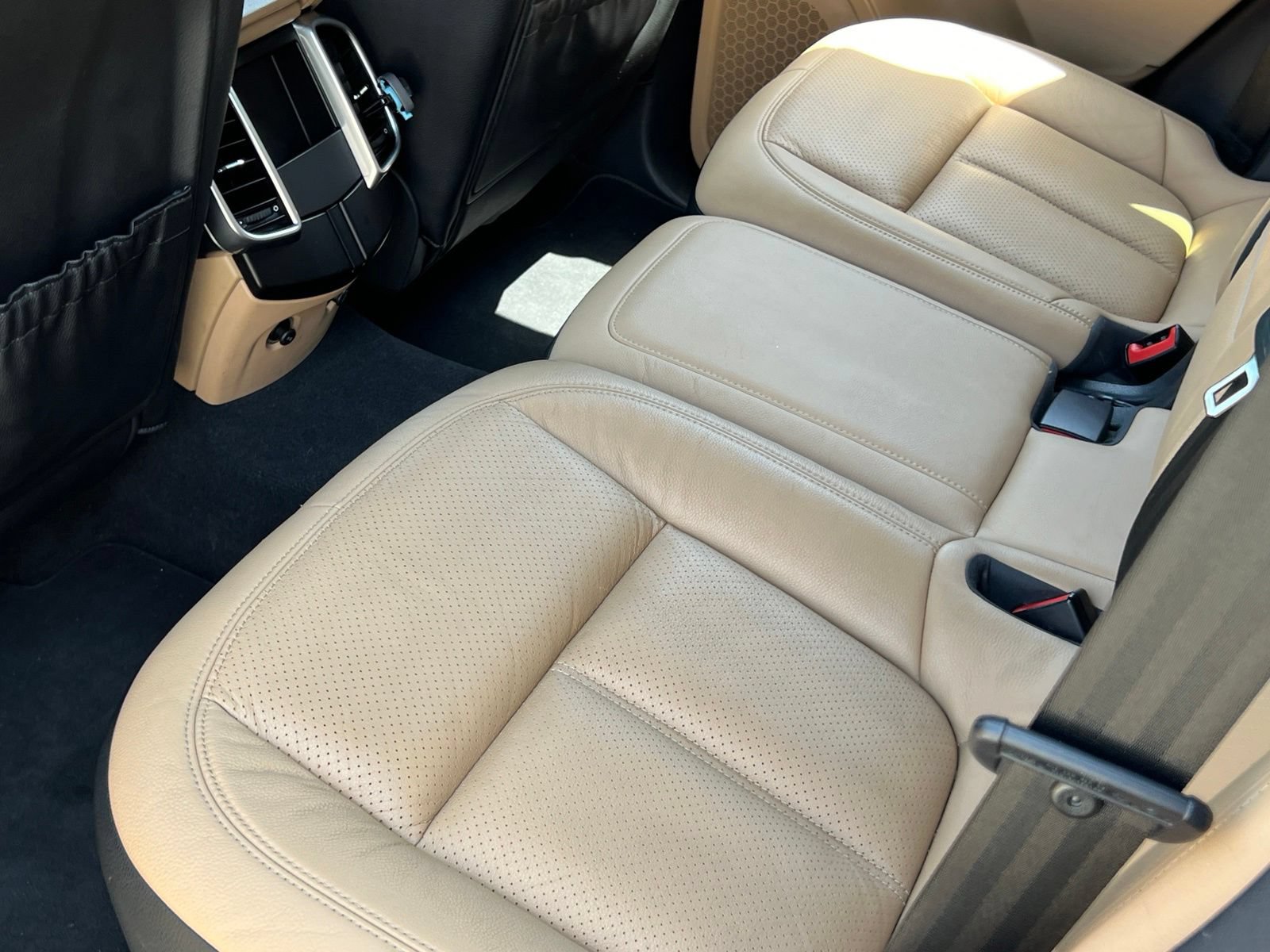 Used 2016 Porsche Cayenne AWD/4WD image 19